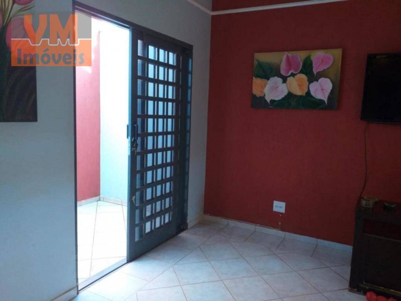 Casa à venda Subsetor Leste - 6 (L-6) com 183m² e 3 quartos por R$ 460.000 - 1130386257-sala2.jpg