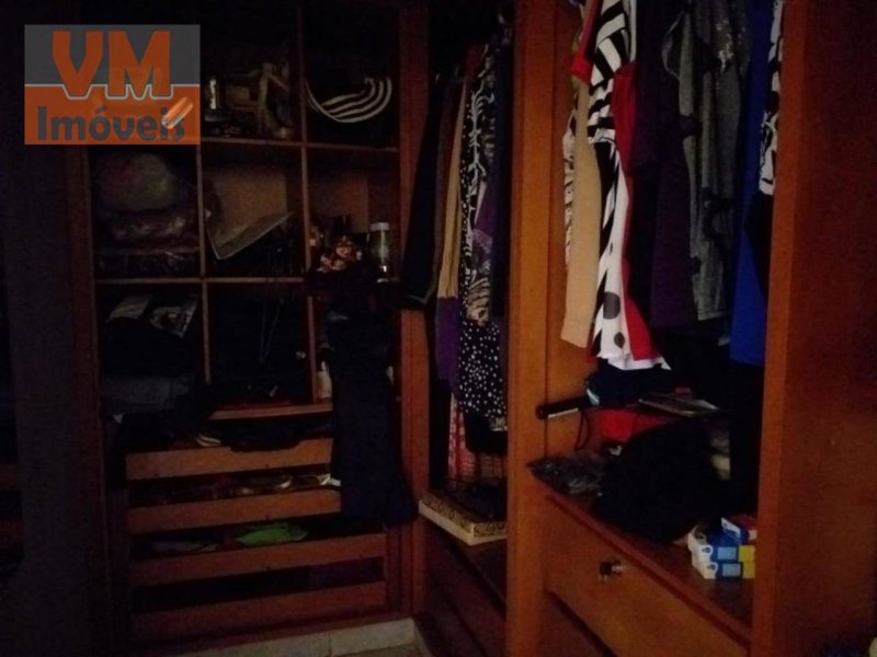 Casa à venda Subsetor Leste - 6 (L-6) com 183m² e 3 quartos por R$ 460.000 - 402485183-closet.jpg