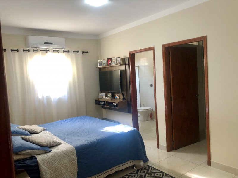 Casa de condomínio à venda Jardim Astúrias I com 175m² e 3 quartos por R$ 495.000 - 1433242027-55692e0c-5773-4c5b-b602-a0bdafa508f4.jpeg