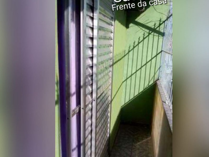 Casa à venda Jardim Rodolfo Pirani com 110m² e 3 quartos por R$ 130.000 - 2046115993-img-20180728-wa0048.jpg