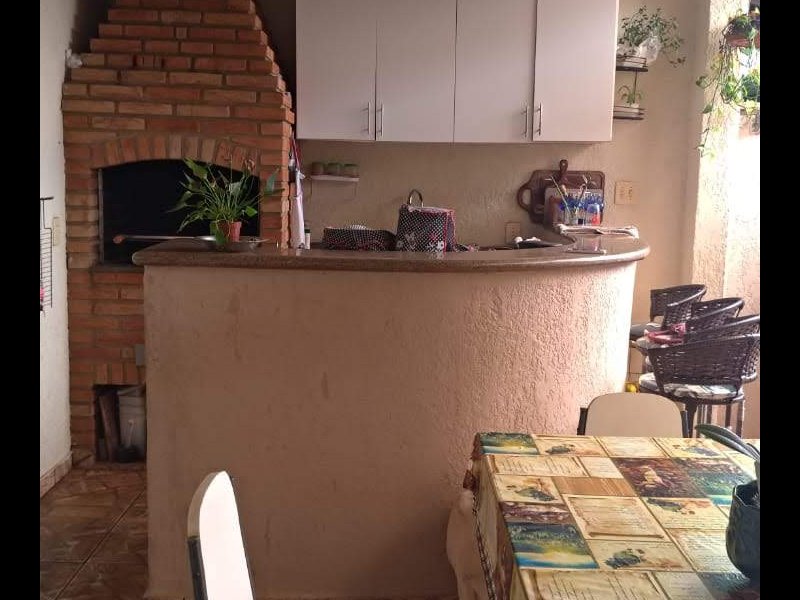 Casa de condomínio à venda Jardim Interlagos com 168m² e 4 quartos por R$ 550.000 - 1610933084-11235e43-0ecd-42f0-8a63-272f53087bf4.jpeg