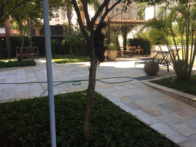 Apartamento à venda Moema com 48m² e 1 quarto por R$ 650.000 - 1437457173-jardim-traseiro-4.jpg