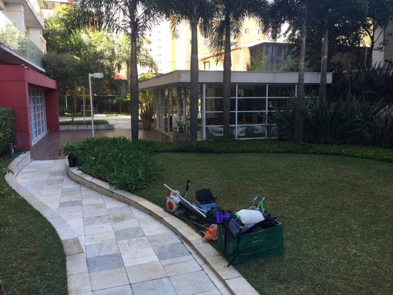 Apartamento à venda Moema com 48m² e 1 quarto por R$ 650.000 - 2020411959-jardim-traseiro-1.jpg