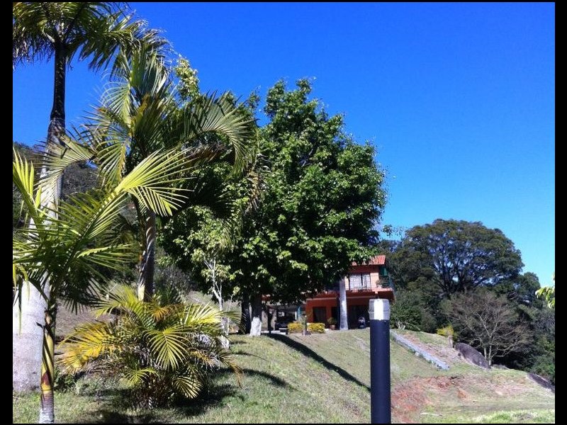 Sítio à venda Centro com 599m² e 3 quartos por R$ 2.500.000 - 2019629477-iluminacao-jardim.jpg