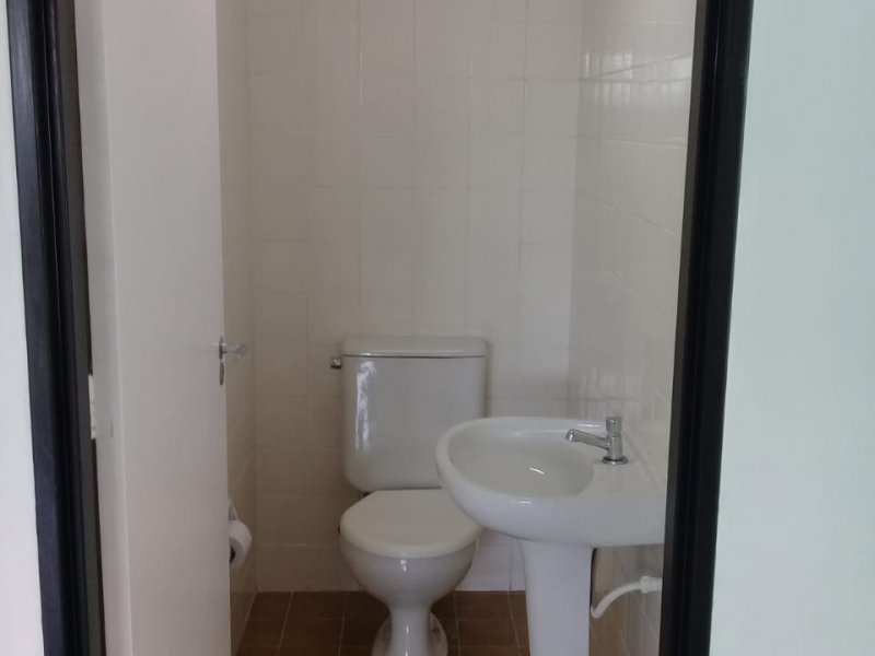 Comercial à venda Centro com 100m² e  quartos por R$ 450.000 - 1331366447-sala6-vista-banheiro-todos-sao-iguais.jpg