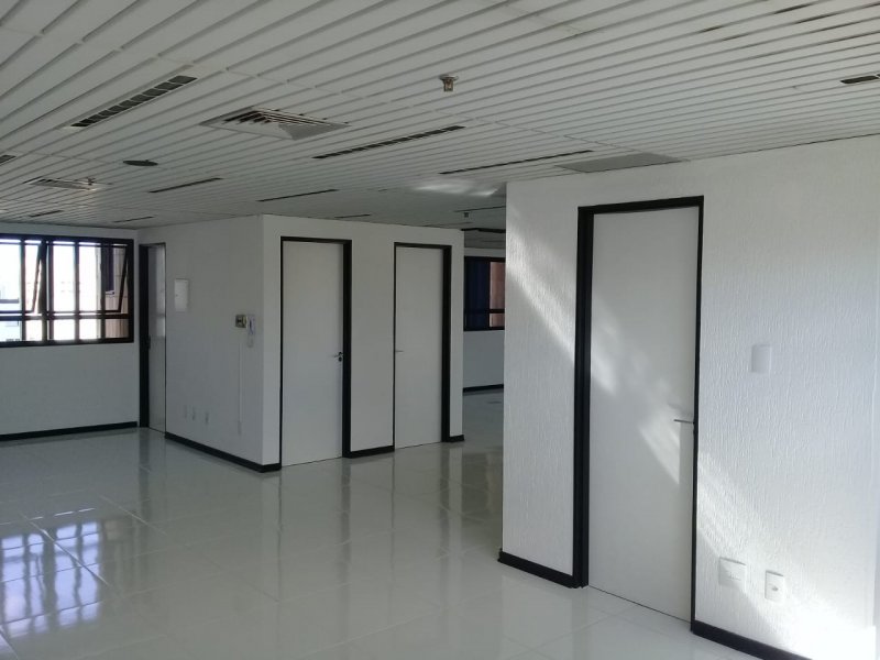 Comercial à venda Centro com 100m² e  quartos por R$ 450.000 - 59787895-sala2-entrada-sala-porta-proxima-e-da-cozinha.jpg