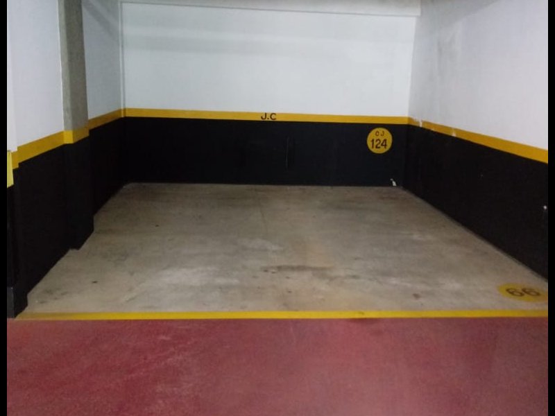Comercial à venda Centro com 100m² e  quartos por R$ 450.000 - 641418608-sala8-vista-de-uma-das-garagens.jpeg
