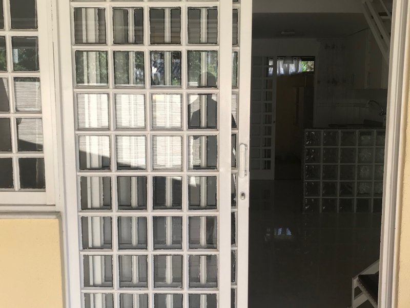 Casa de condomínio à venda Maria Paula com 66m² e 2 quartos por R$ 300.000 - 1297012143-img-2588.JPG