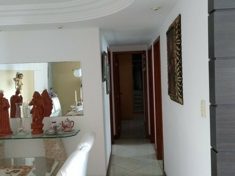 Apartamento à venda Pituba com 105m² e 3 quartos por R$ 550.000 - 584419429-corredor.jpg