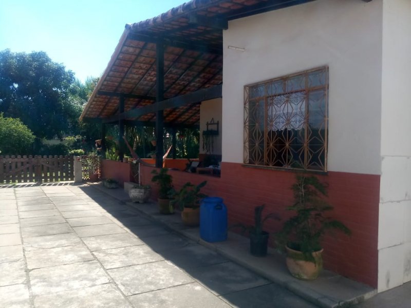 Casa à venda AREAL com 864m² e 4 quartos por R$ 700.000 - 411206887-varanda-lateral-anglo-2.jpeg