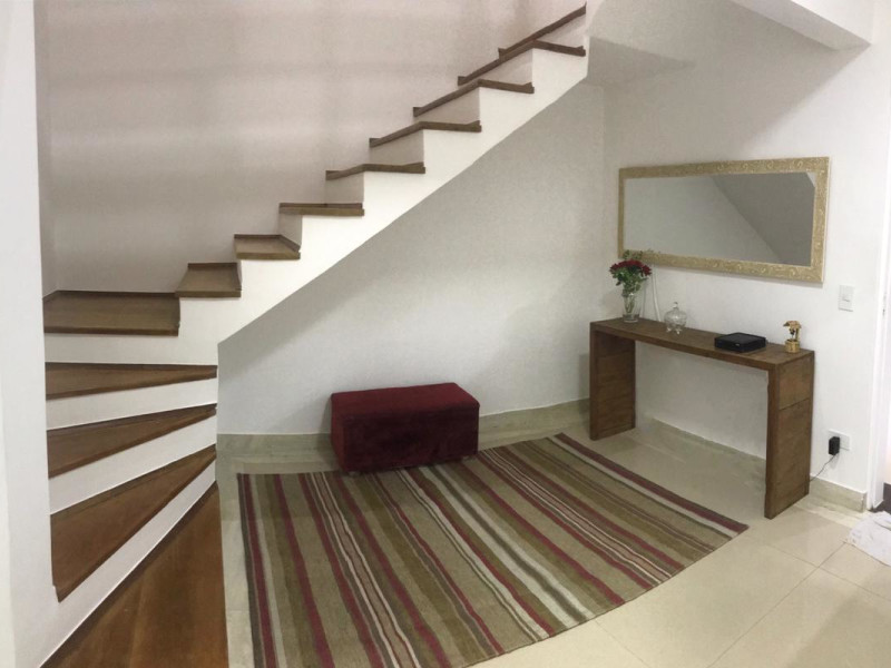 Casa de condomínio à venda Granja Caiapiá com 520m² e 5 quartos por R$ 1.249.000 - hall-escada.jpeg