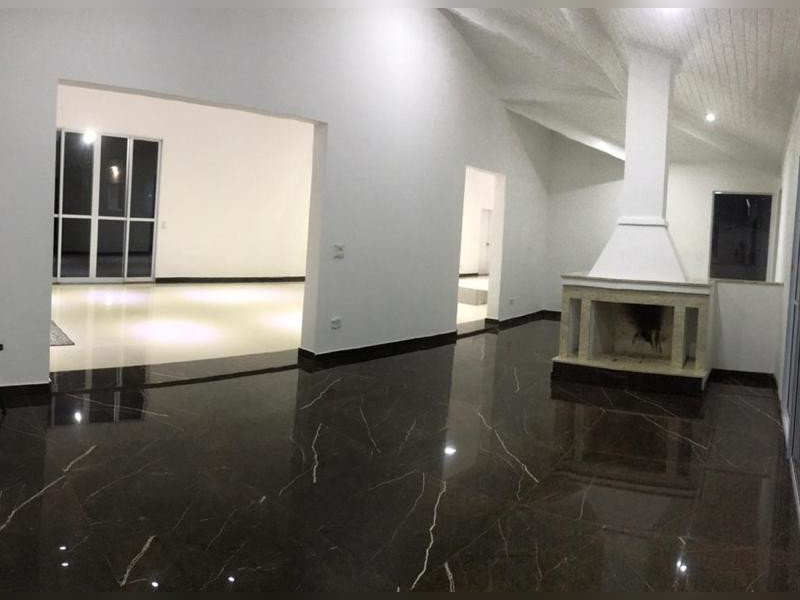 Casa de condomínio à venda Granja Caiapiá com 520m² e 5 quartos por R$ 1.249.000 - lareira-sala.jpeg