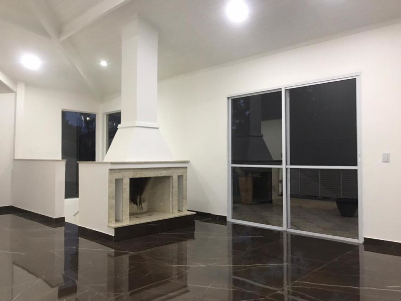 Casa de condomínio à venda Granja Caiapiá com 520m² e 5 quartos por R$ 1.249.000 - lareira.jpeg