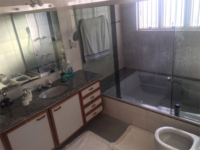 Casa à venda Jardim Chapadão com 300m² e 3 quartos por R$ 750.000 - 1825193011-16-banheiro-casal.jpg