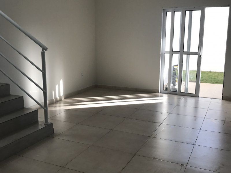 Casa de condomínio à venda Loteamento Dinorá Rosa com 142m² e 3 quartos por R$ 419.000 - 2071357733-d4b24ad4-44c9-4f50-a34a-a049777953c4.jpeg