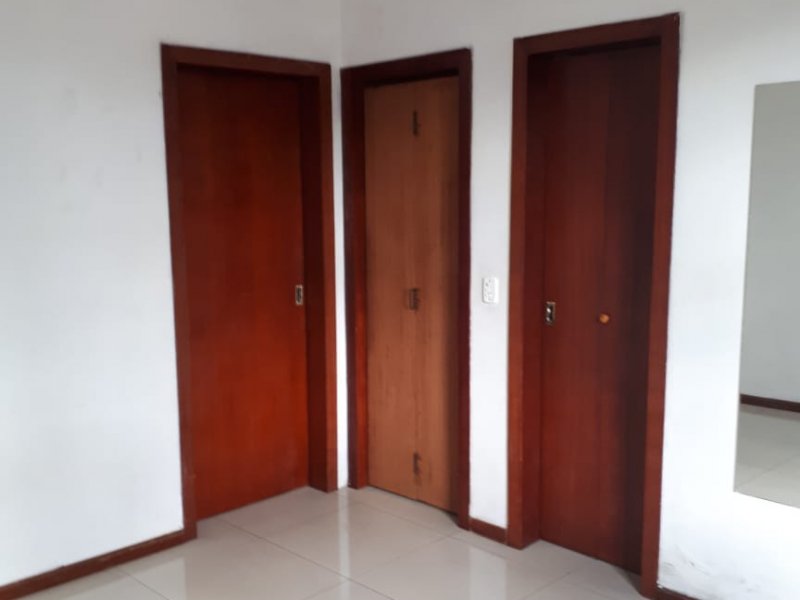 Apartamento à venda Rubem Berta com 52m² e 2 quartos por R$ 130.000 - 1398684895-img-20181222-wa0036.jpg