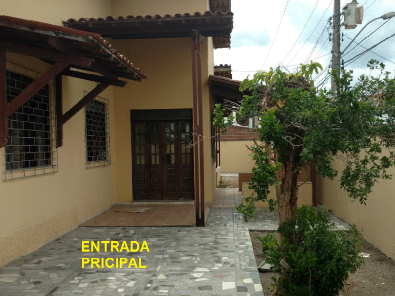 Casa à venda Santa Mônica com 450m² e 3 quartos por R$ 780.000 - 1116077477-3.png