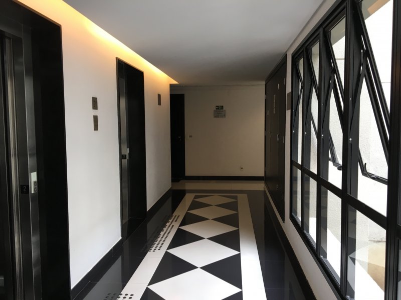 Comercial à venda Vila Hamburguesa com 37m² e  quartos por R$ 390.000 - 77087692-12-hall.jpg