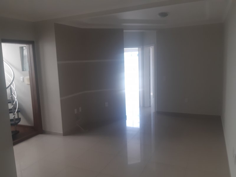 Cobertura à venda Ingleses do Rio Vermelho com 140m² e 2 quartos por R$ 269.000 - 1723788057-20190828-132939.jpg