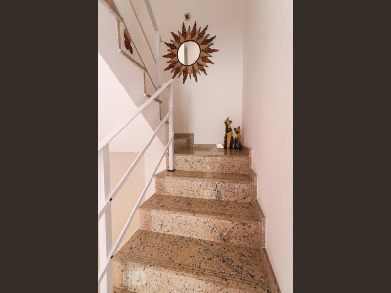 Casa à venda Recreio dos Bandeirantes com 320m² e 4 quartos por R$ 1.000.000 - 1505381017-escada.jpg