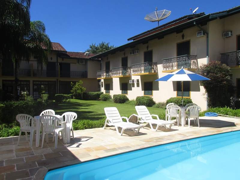Comercial à venda Caborê com 1m² e  quartos por R$ 4.900.000 - 1439155059-area-jardim-e-piscina-8.jpg