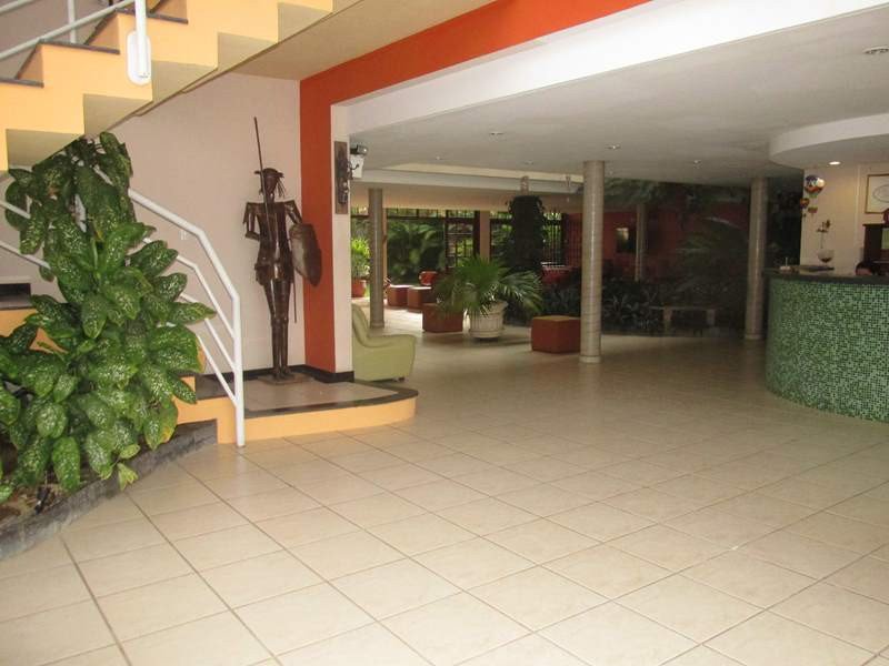 Comercial à venda Caborê com 1m² e  quartos por R$ 4.900.000 - 1919758642-recepcao-area-tv-4.jpg