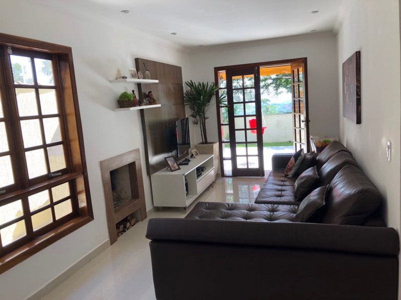 imóvel com 180m² - Granja Caiapiá - Cotia
