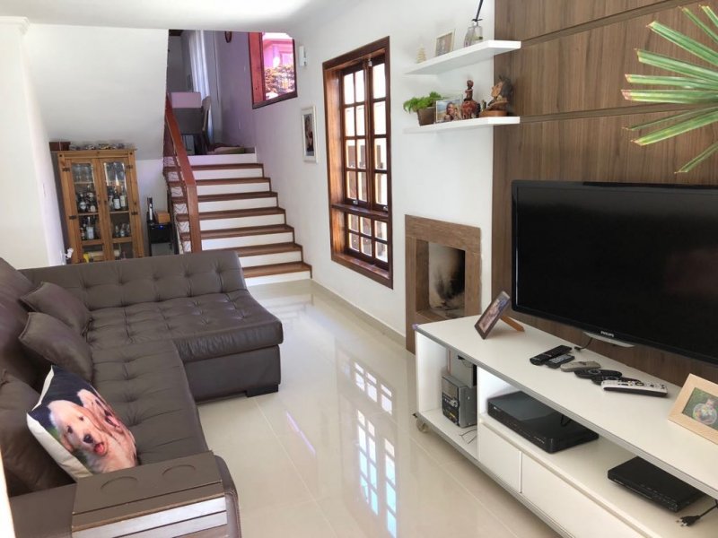 imóvel com 180m² - Granja Caiapiá - Cotia
