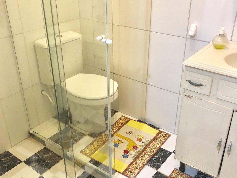 Casa à venda Santinho com 411m² e 5 quartos por R$ 1.800.000 - 2077569441-banheiro-suite-min.JPG