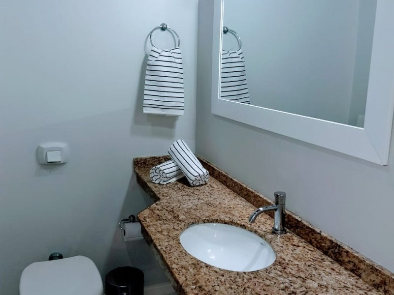 Apartamento à venda Ingleses do Rio Vermelho com 6380m² e 1 quarto por R$ 340.000 - 1561221066-img-20181021-wa0029.jpg