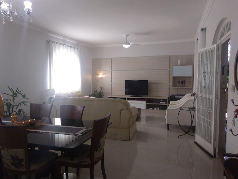 Casa à venda Centro com 282m² e 3 quartos por R$ 750.000 - 1310371299-61.jpg