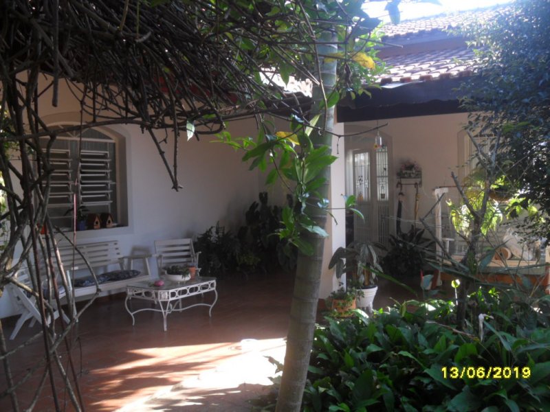 Casa à venda Centro com 282m² e 3 quartos por R$ 750.000 - 1417906007-311.JPG