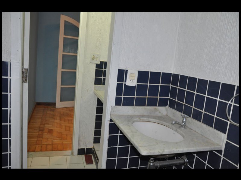 Comercial à venda Centro com 35m² e 1 quarto por R$ 200.000 - 1800395391-4-banheiro-copa-saleta.JPG
