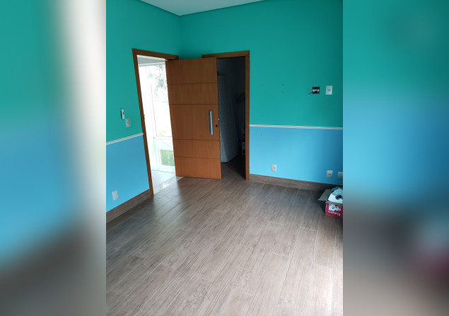 imóvel com 370m²