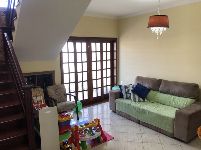 Casa de condomínio à venda Roncáglia com 251m² e 3 quartos por R$ 790.000 - 1639169713-af2ebe16-f865-4013-89ee-03342d006c48.jpeg