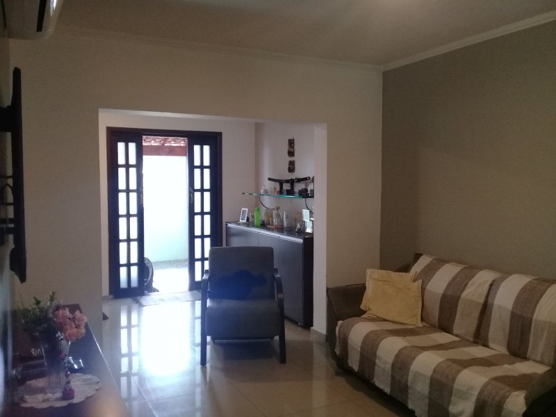 Casa à venda Jardim Umarizal com 320m² e 5 quartos por R$ 670.000 - 1309434045-674f2733-77f2-47bb-94c0-dd73d6dcc0d8.jpeg