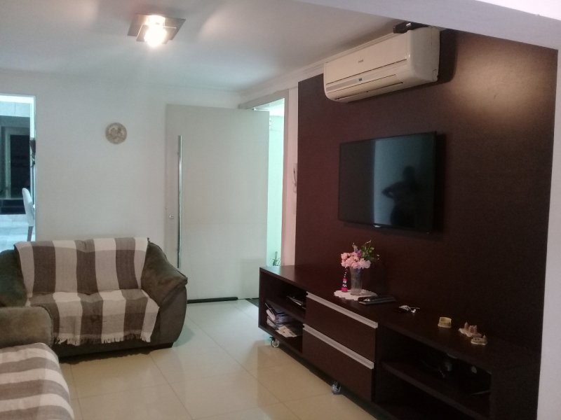 Casa à venda Jardim Umarizal com 320m² e 5 quartos por R$ 670.000 - 1491868217-36f24cb0-9cc5-4e87-9a3c-0c51c4aed22f.jpeg
