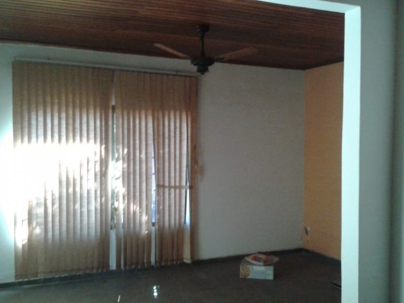 Apartamento à venda Conj. Joao Pimenta com 155m² e 3 quartos por R$ 120.000 - 748478017-casa-2-sala-de-entrrada.jpg