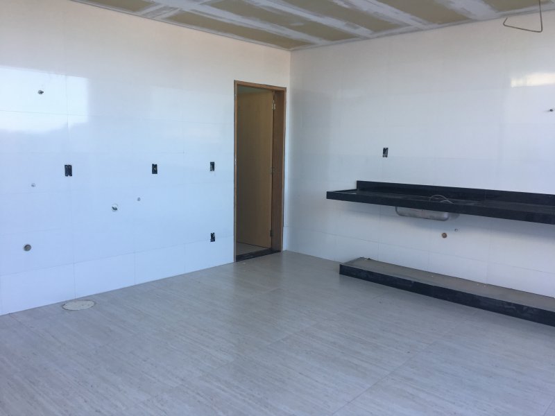 Casa à venda Xangri-La com 180m² e 3 quartos por R$ 460.000 - 555707214-35a20bec-3fa0-429b-bd04-678315bffdf0.jpeg