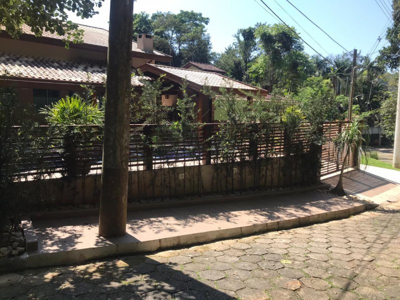 Casa de condomínio à venda Massaguaçu com 210m² e 4 quartos por R$ 860.000 - 1372867428-df9e1921-e9b6-4533-8367-4ceadd8701f2.jpeg