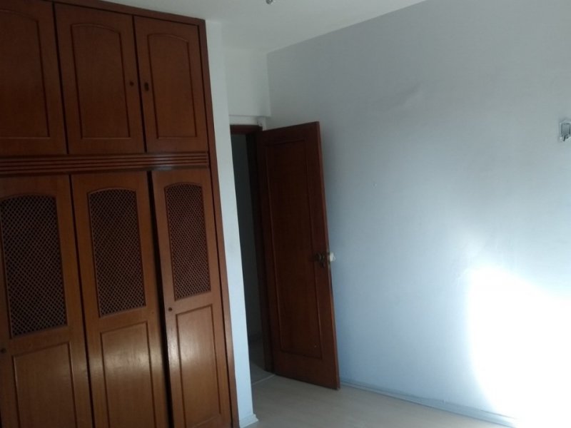Apartamento à venda Jardim Santa Edwirges com 170m² e 4 quartos por R$ 715.000 - 699662719-1849a3bc-bfd8-4a10-8d4a-c642c400cfba.JPG