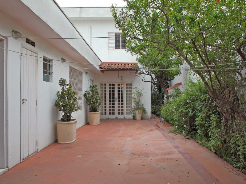 Casa de condomínio à venda Brooklin com 180m² e 5 quartos por R$ 1.490.000 - 716906263-quintal-casa.jpg