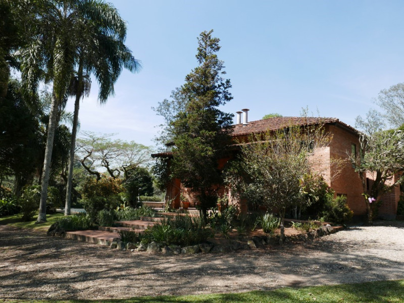 Casa de condomínio à venda Praia Azul com 634m² e 4 quartos por R$ 2.400.000 - jardim-3.jpg