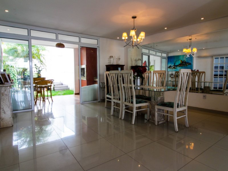 Casa à venda Teresópolis com 300m² e 3 quartos por R$ 1.190.000 - 304044349-photo-2019-04-16-17-30-06.jpg