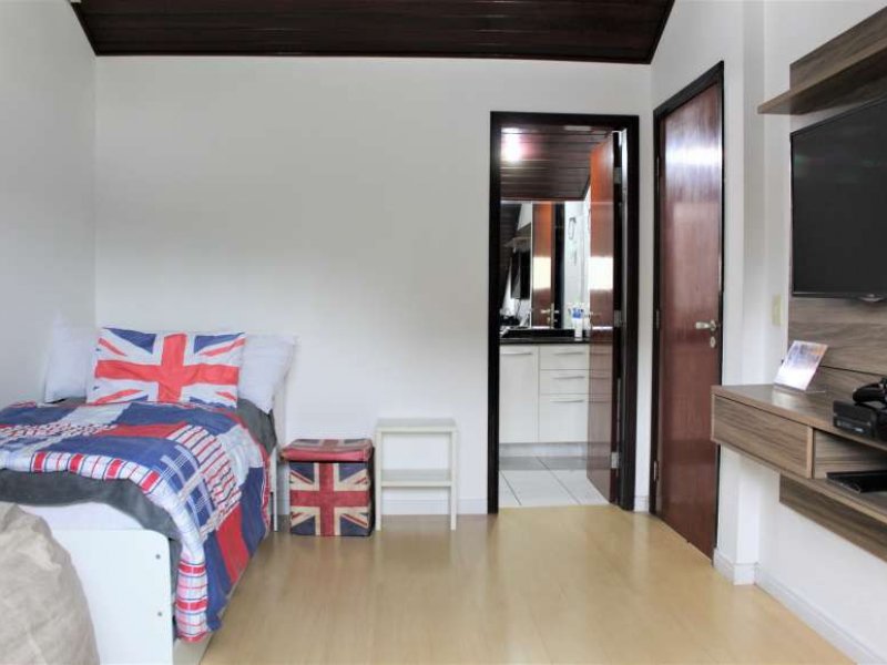 imóvel com 170m² - Orleans - Curitiba