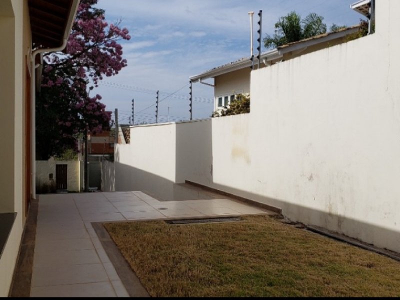 Casa de condomínio à venda Bairro das Palmeiras com 529m² e 3 quartos por R$ 1.590.000 - 2018906001-1241cfac-eba4-4a87-b540-0980701c6b98.jpeg