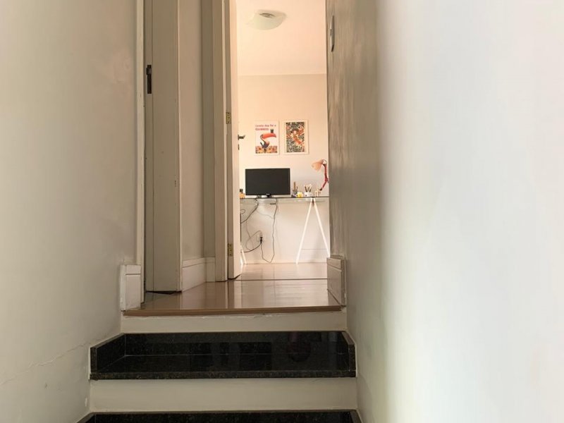 Casa de condomínio à venda Guaíra com 125m² e 3 quartos por R$ 435.000 - 1646131281-escada-02.jpeg
