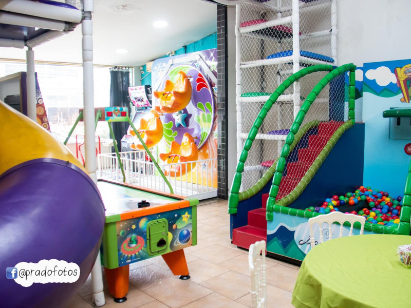 Comercial à venda Boqueirão com 450m² e 1 quarto por R$ 500.000 - b8cac33f-799e-4c79-b200-384b1cbca28d.jpeg