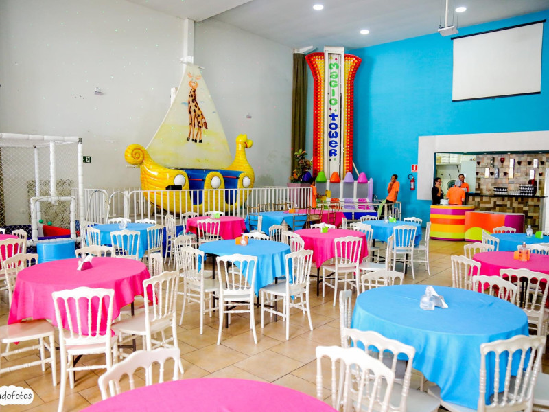 Comercial à venda Boqueirão com 450m² e 1 quarto por R$ 500.000 - d0c482e6-ecb6-4bcc-89b8-967b88d94b93.jpeg