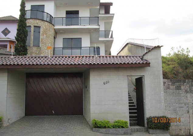 imóvel com 472m²